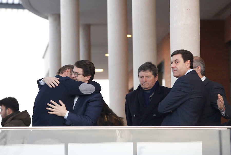 Famosos y personalidades arropan a las familias de los jóvenes arrollados por el tren en Palencia