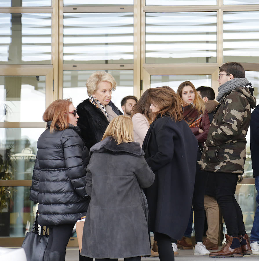 Famosos y personalidades arropan a las familias de los jóvenes arrollados por el tren en Palencia