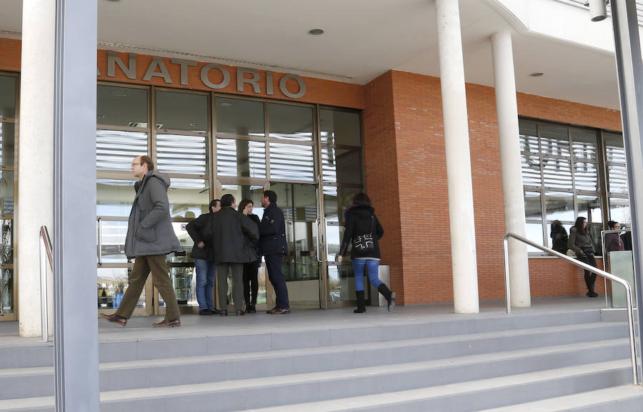 Famosos y personalidades arropan a las familias de los jóvenes arrollados por el tren en Palencia