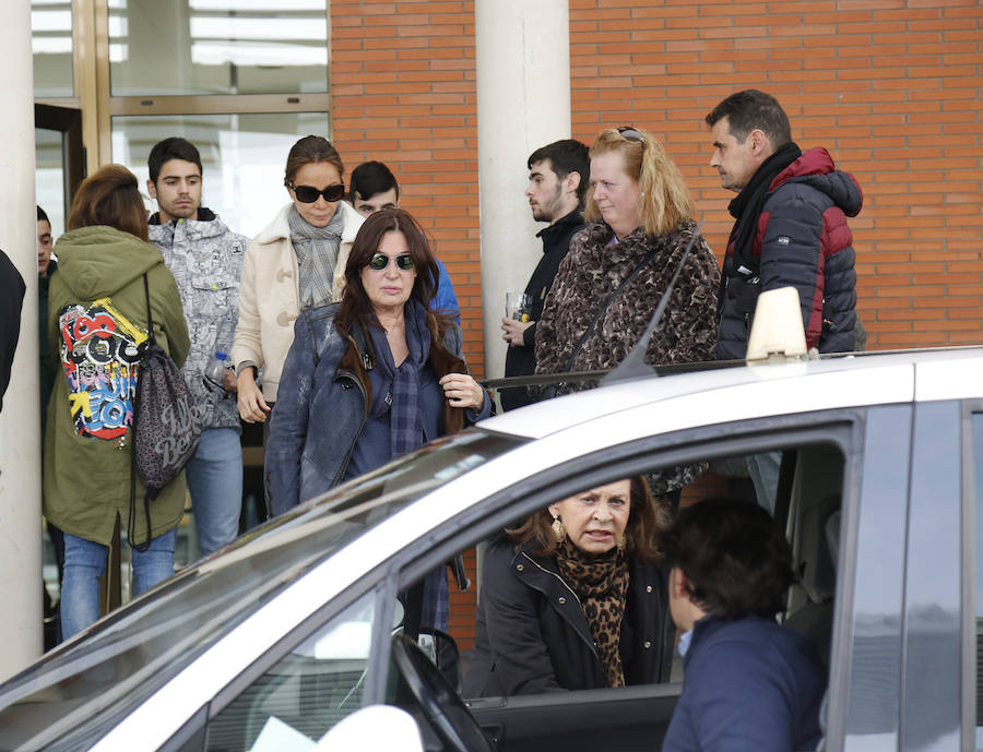 Famosos y personalidades arropan a las familias de los jóvenes arrollados por el tren en Palencia