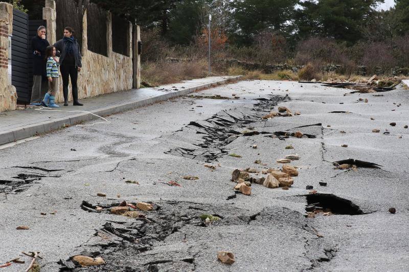 Inundaciones y destrozos del temporal en la estación del Espinar (Segovia)