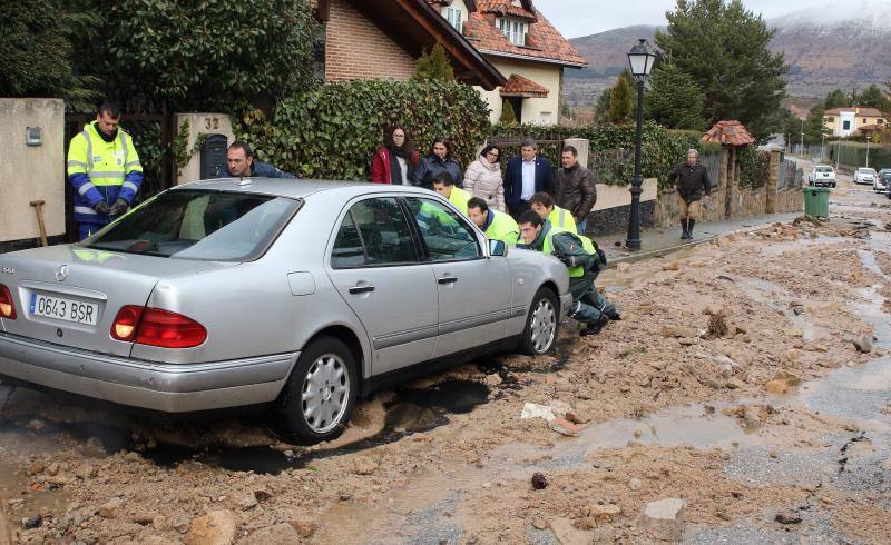 Inundaciones y destrozos del temporal en la estación del Espinar (Segovia)