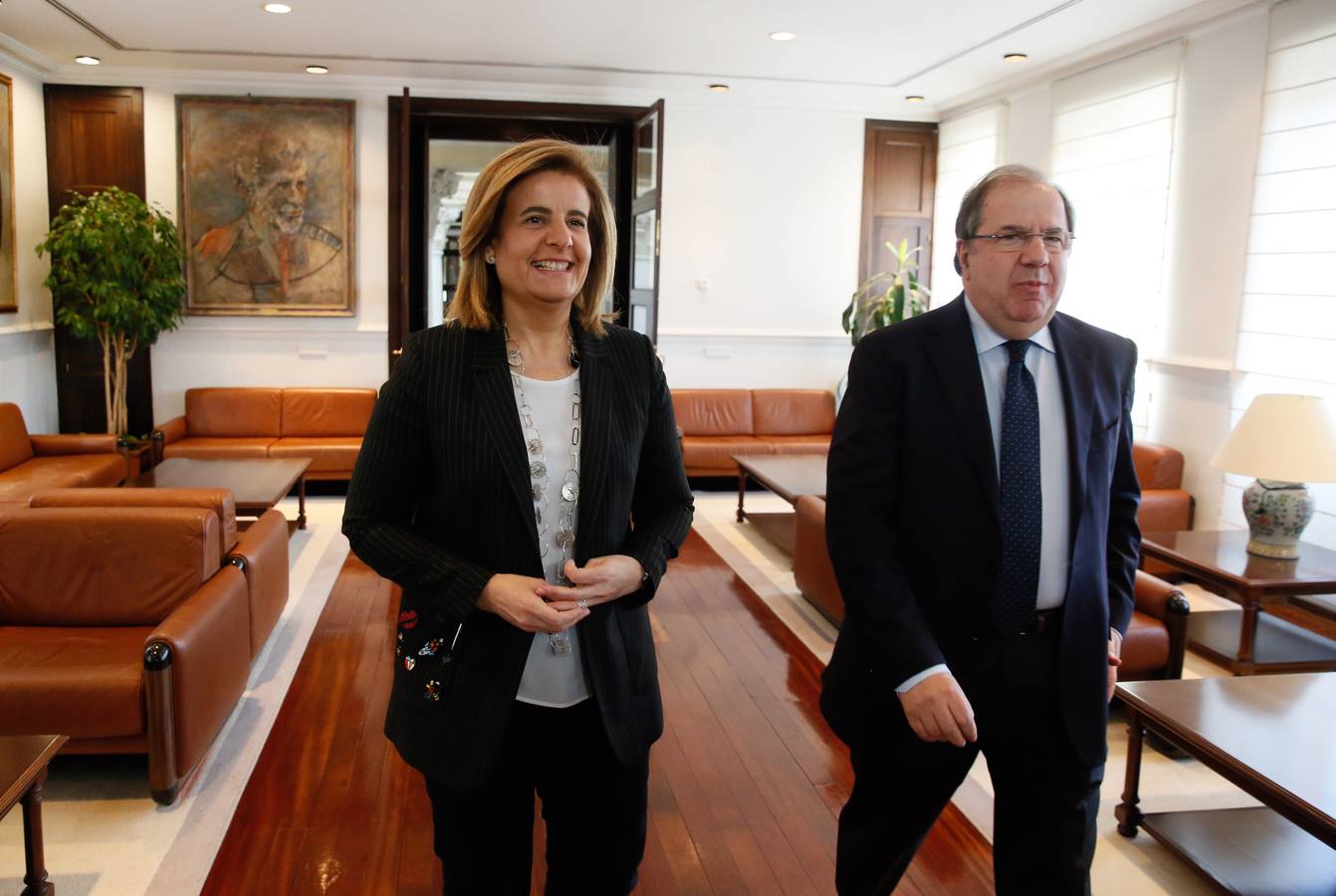 Juan Vicente Herrera y Fátima Báñez firman un convenio de colaboración en materia de Inspección de Trabajo