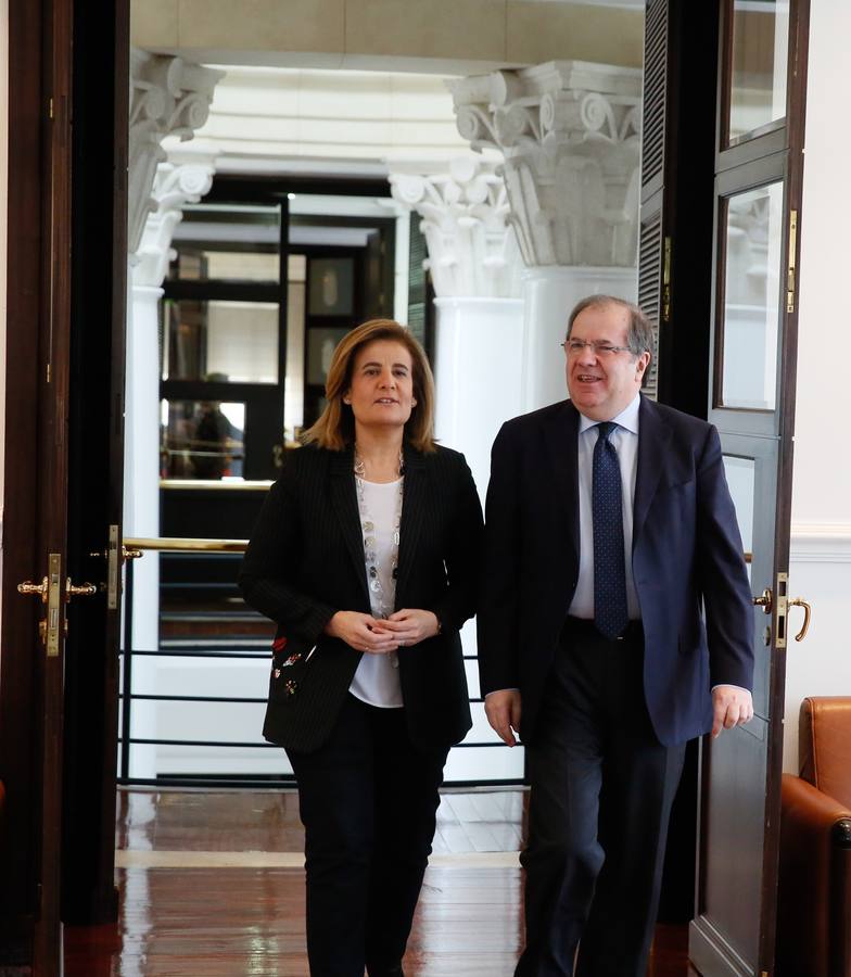 Juan Vicente Herrera y Fátima Báñez firman un convenio de colaboración en materia de Inspección de Trabajo