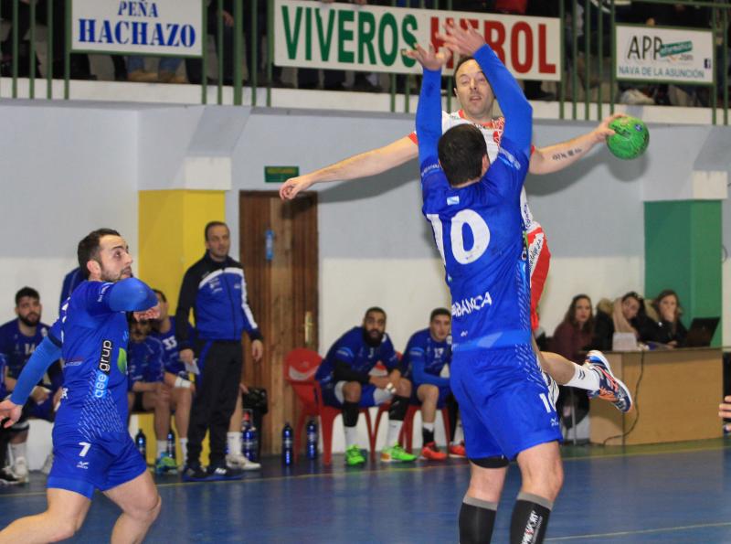 El Viveros Herol BM Nava cae frente al Teucro (28-29)