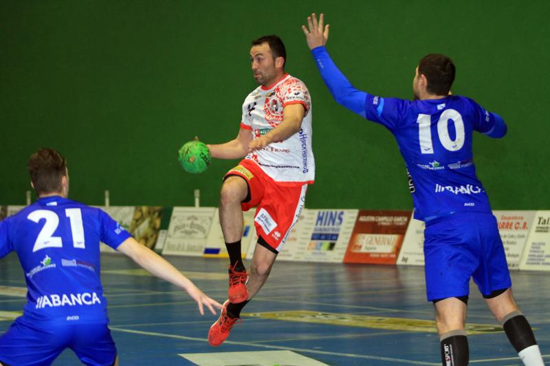 El Viveros Herol BM Nava cae frente al Teucro (28-29)