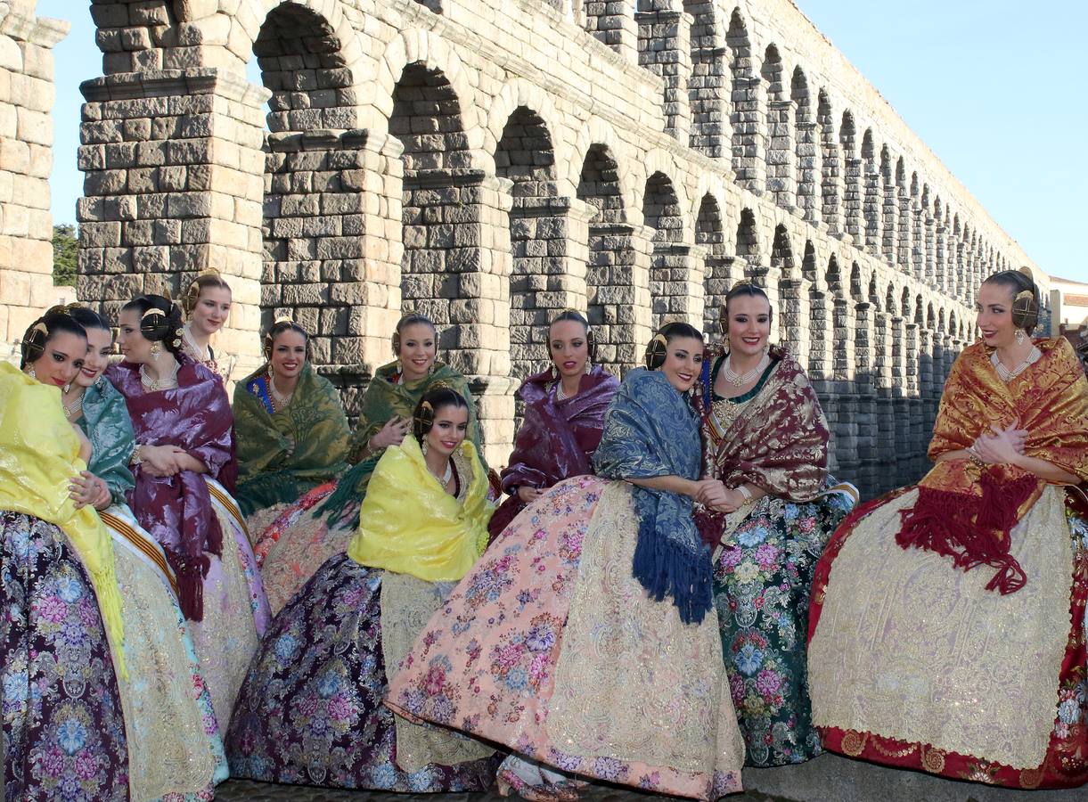 Las Fallas se pasean por Segovia