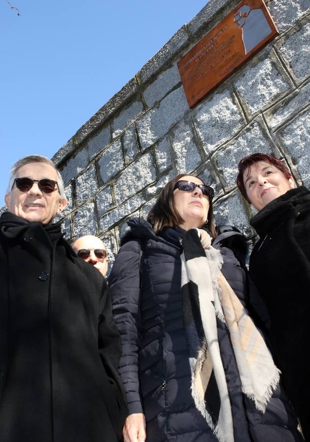 Segovia recuerda con una placa al obispo Antonio Palenzuela