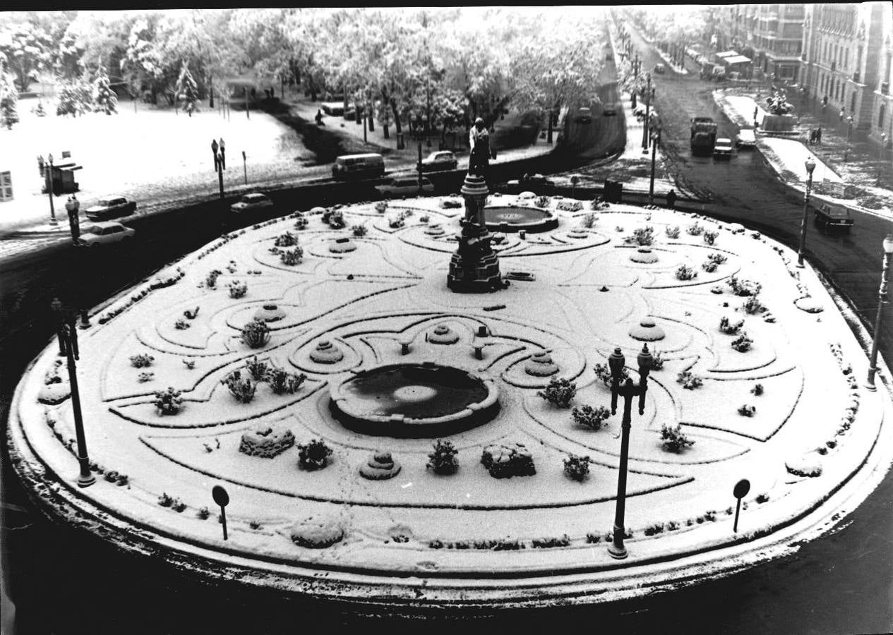 Imagen de la plaza Zorrilla con nieve.