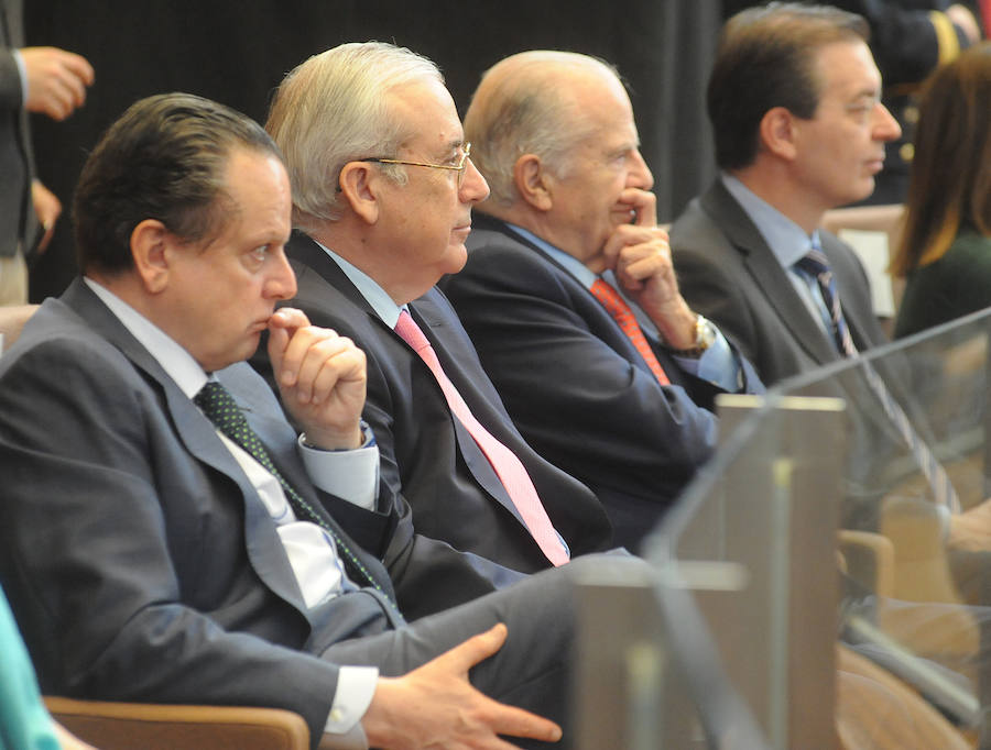 Entrega de medallas en las Cortes de Castilla y León