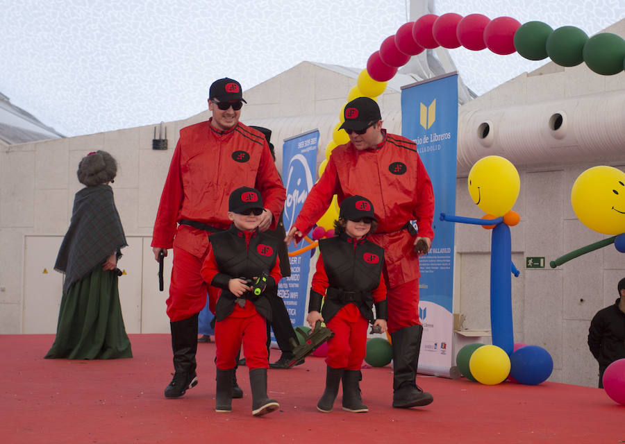 Concurso infantil de disfraces en la Cúpula del Milenio (Valladolid)