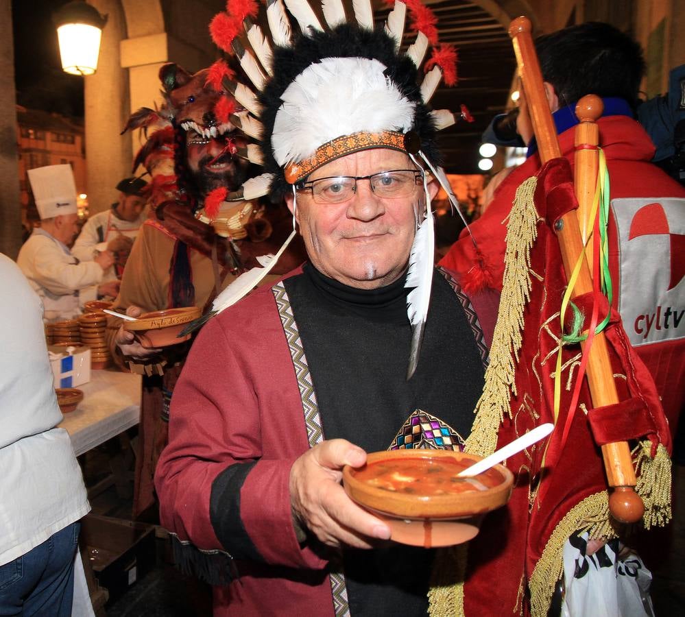 Segovia disfruta del martes de carnaval con un animado desfile