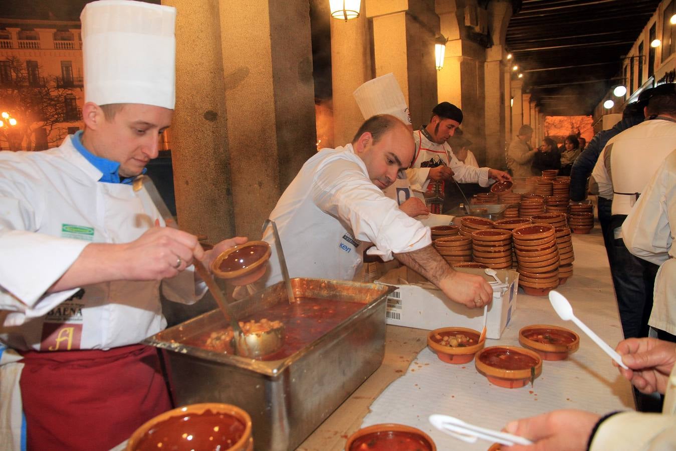 Segovia disfruta del martes de carnaval con un animado desfile