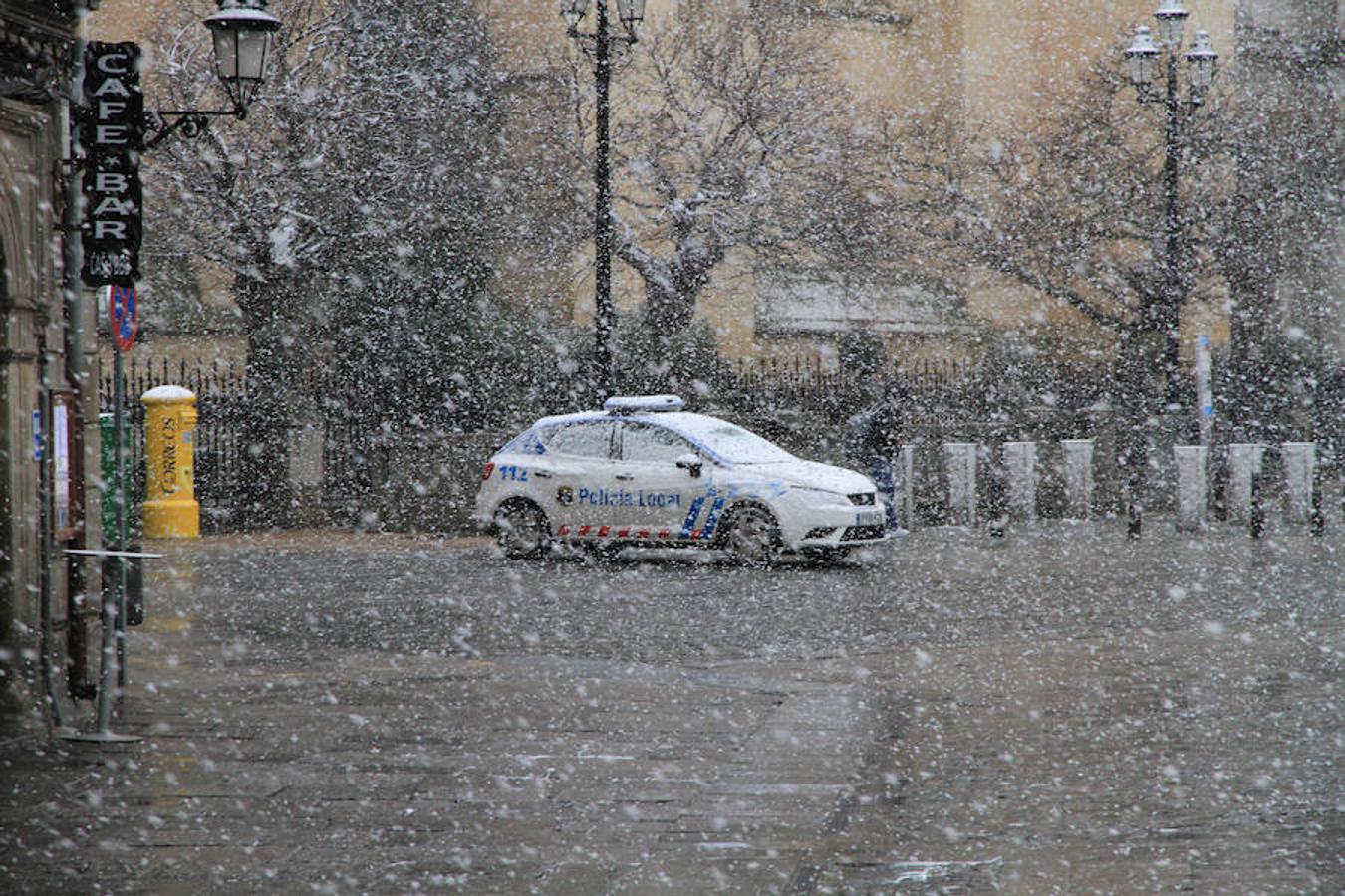 Una intensa nevada cubre Segovia
