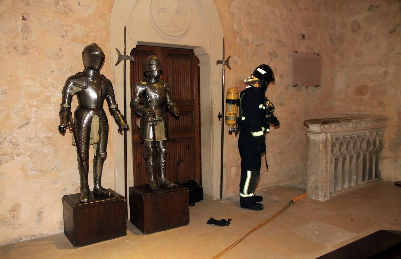 Un simulacro en el Alcázar de Segovia recuerda el incendio que destruyó la fortaleza en 1862