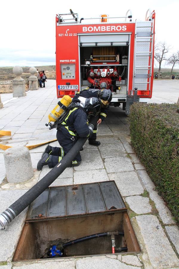 Un simulacro en el Alcázar de Segovia recuerda el incendio que destruyó la fortaleza en 1862