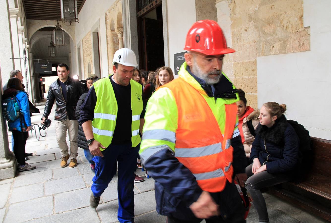 Un simulacro en el Alcázar de Segovia recuerda el incendio que destruyó la fortaleza en 1862