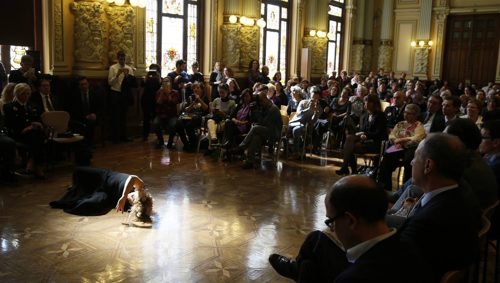 Lectura del manifiesto del Día Internacional de la Mujer en el Ayuntamiento de Valladolid