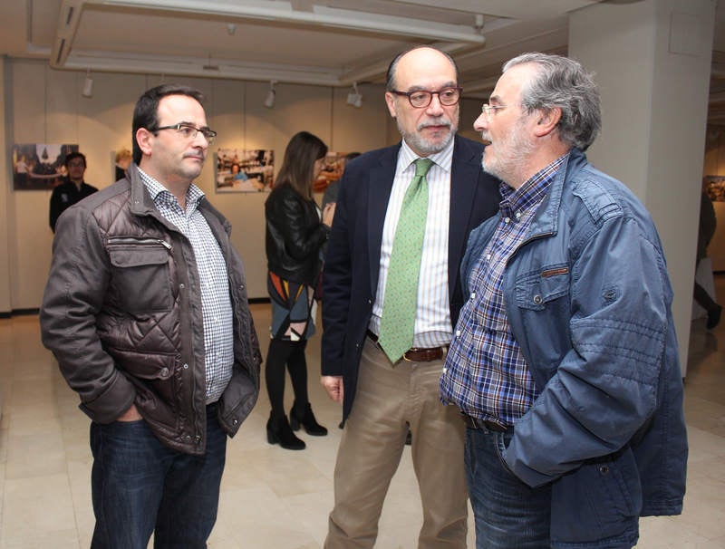 Inauguración de la exposición &#039;Un año en imágenes 2016&#039; de Palencia (1/2)
