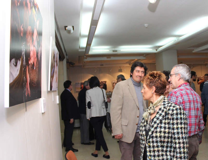 Inauguración de la exposición &#039;Un año en imágenes 2016&#039; de Palencia (1/2)