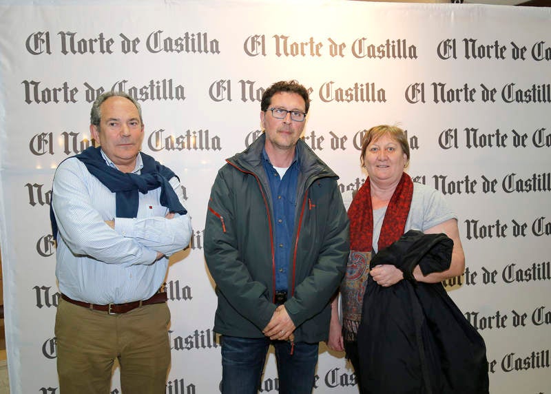 Ricardo Lorenzo (El Corte Inglés), Juan Pérez y Chancha del Río (Asociación de Vecinos Allende el Río).