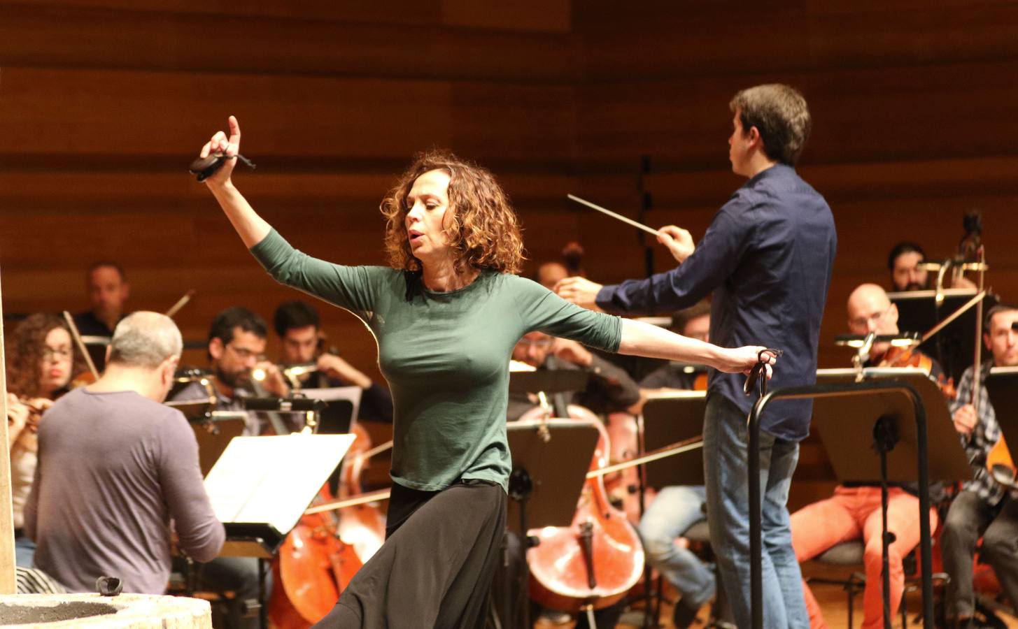 22.02.17 Aída Gómez en el ensayo de 'El corregidor y la molinera', de la Compañía Nacional de Danza, con la Orquesta Sinfónica de Castilla y León (OSCyL).