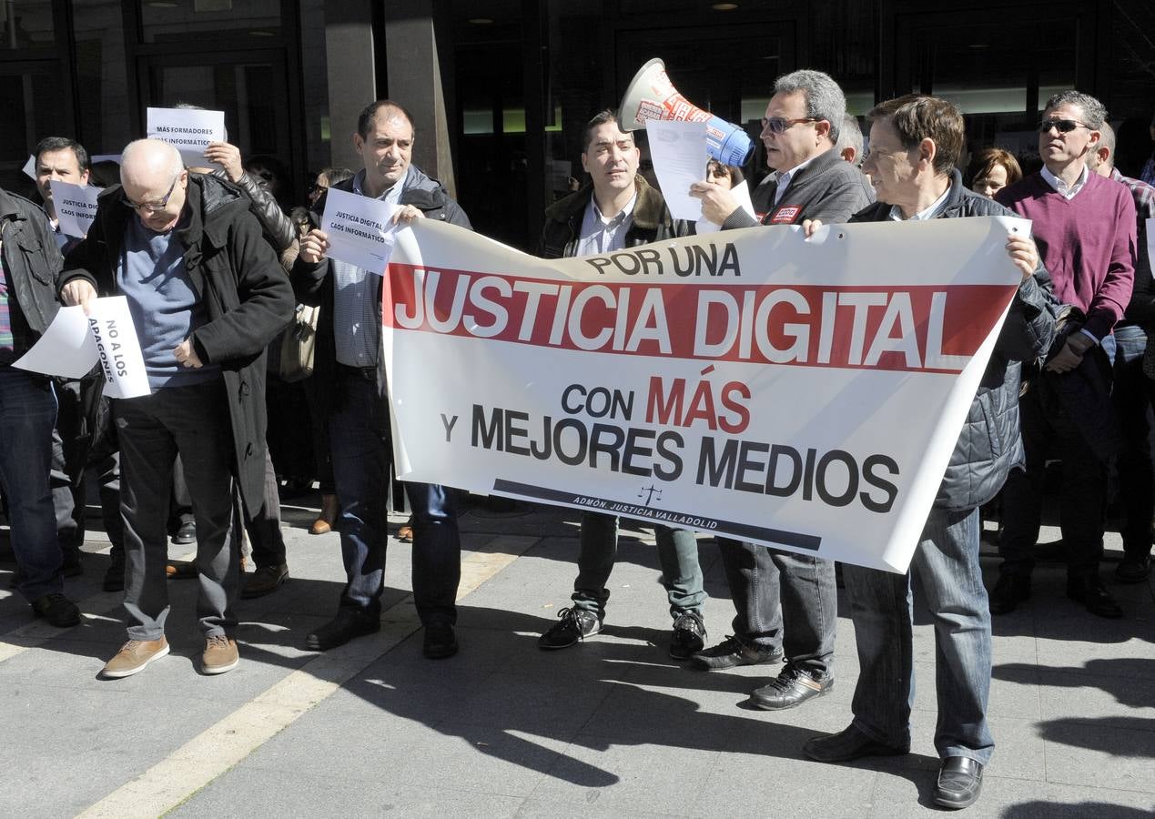 Concentración de funcionarios de Justicia en Valladolid