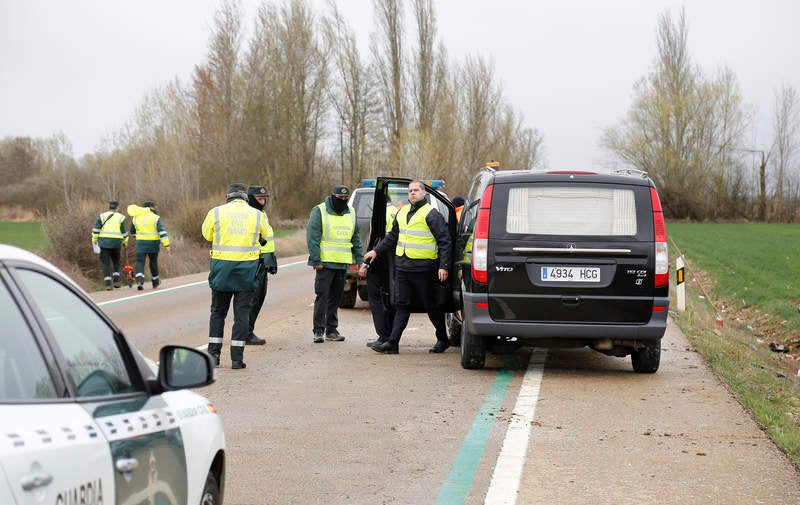 Tres miembros de una familia fallecen en un accidente en Villaturde (Palencia)