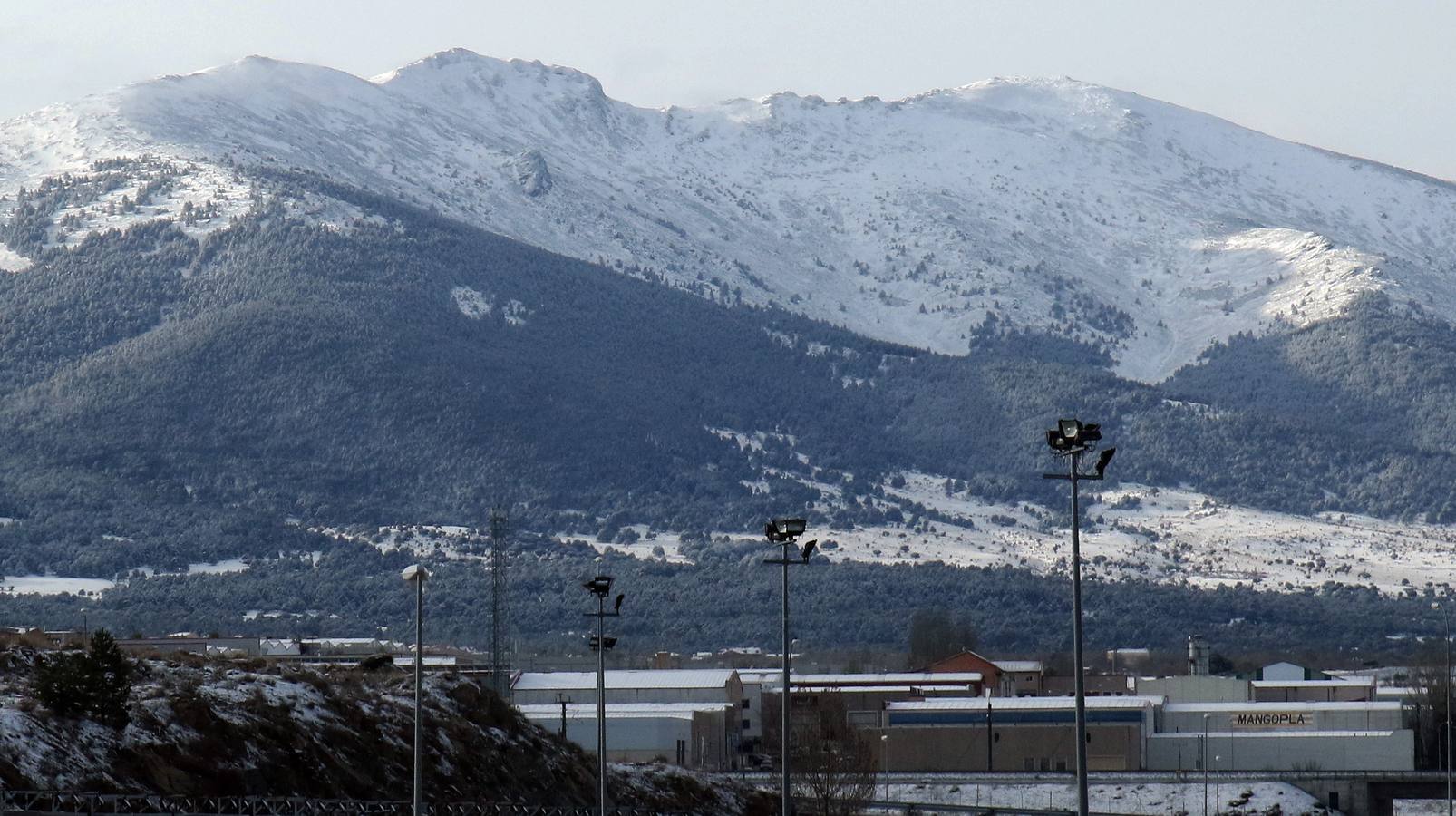 Jornada de frío invernal y nieve en Segovia