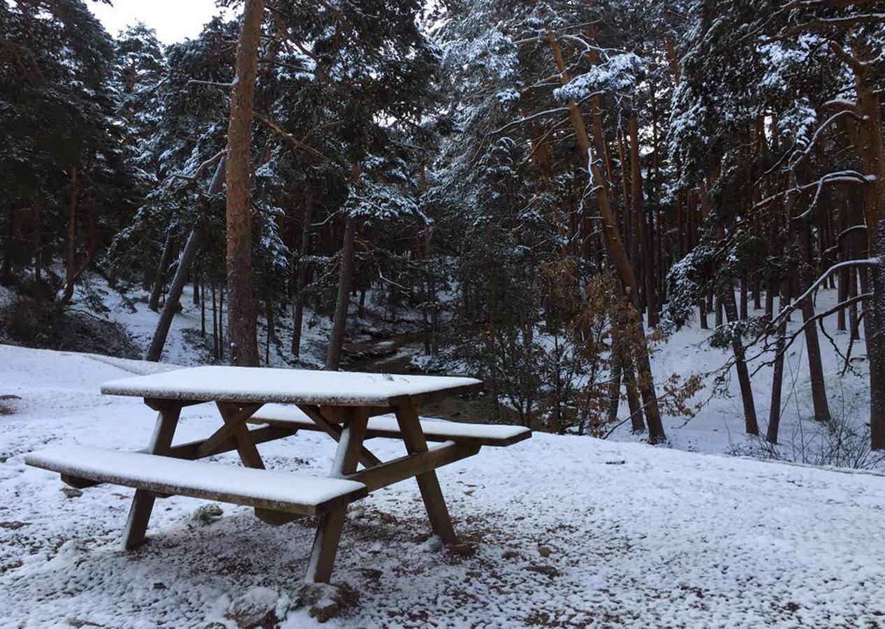 Jornada de frío invernal y nieve en Segovia