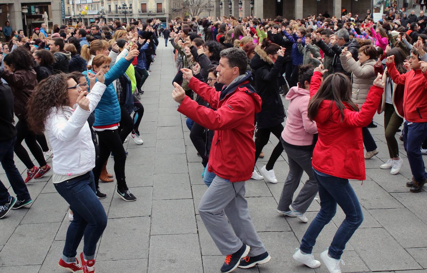 Segovia busca el récord Guinness de personas bailando la jota