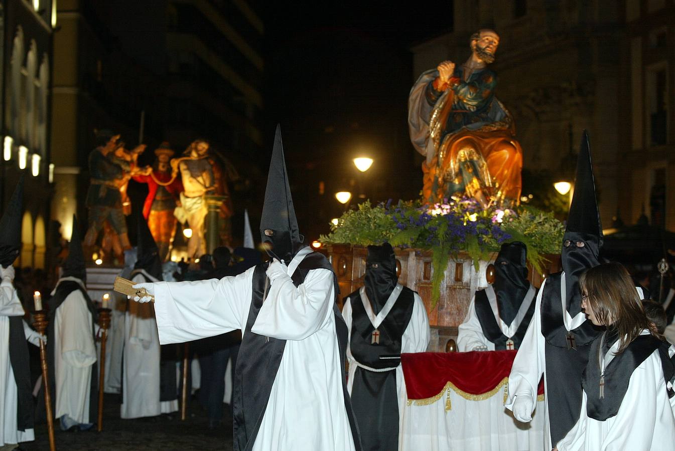 Cofradía de Nuestro Padre Jesús Resucitado, María Santísima de la Alegría y las Lágrimas de San Pedro de Valladolid