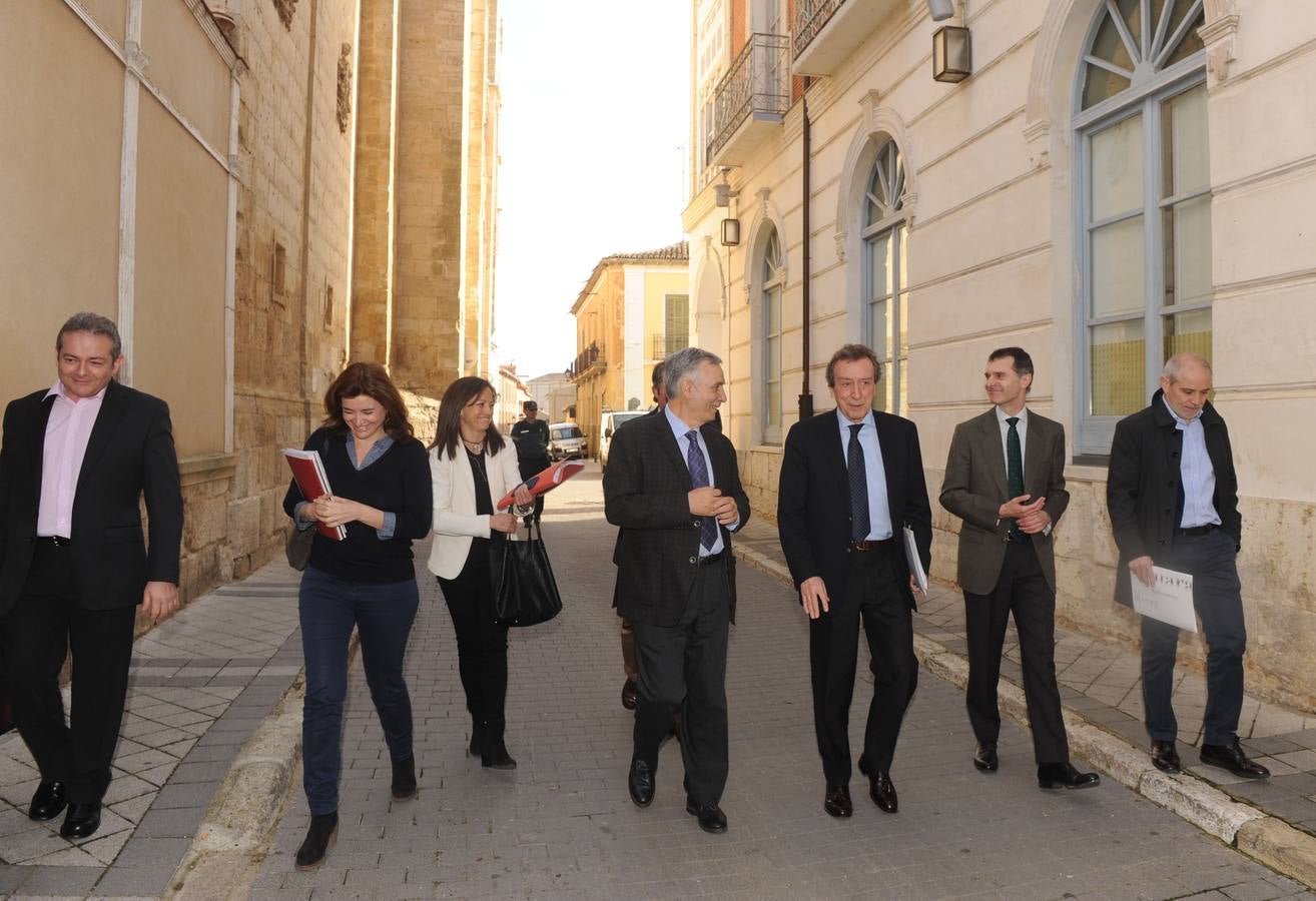 José Antonio de Santiago-Juárez preside en Medina de Rioseco el Consejo de Dirección Abierto