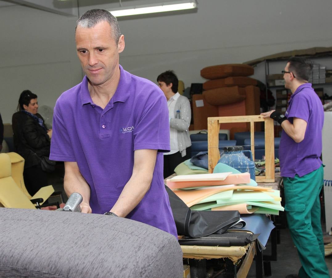 Taller de tapicería de la Fundación Valora2 de Palencia