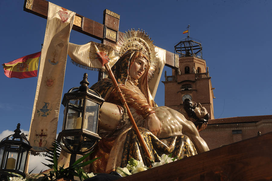 Procesión por la celebración del 450 aniversario de la Archicofradía de las Angustias en Medina