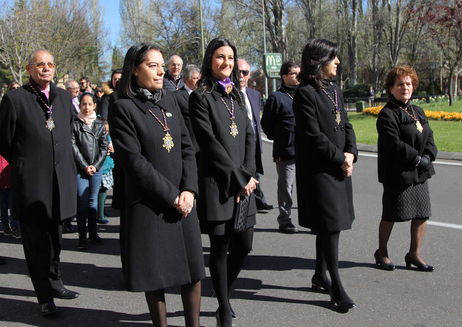 Entrega de la medalla de oro de la ciudad a la cofradia de los nazarenos de Palencia