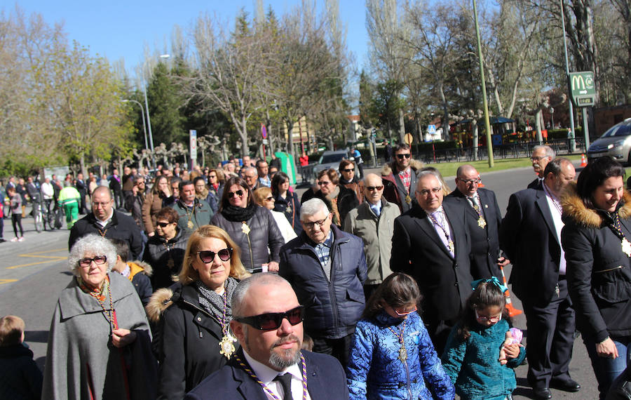 Entrega de la medalla de oro de la ciudad a la cofradia de los nazarenos de Palencia