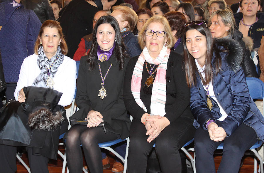 Entrega de la medalla de oro de la ciudad a la cofradia de los nazarenos de Palencia