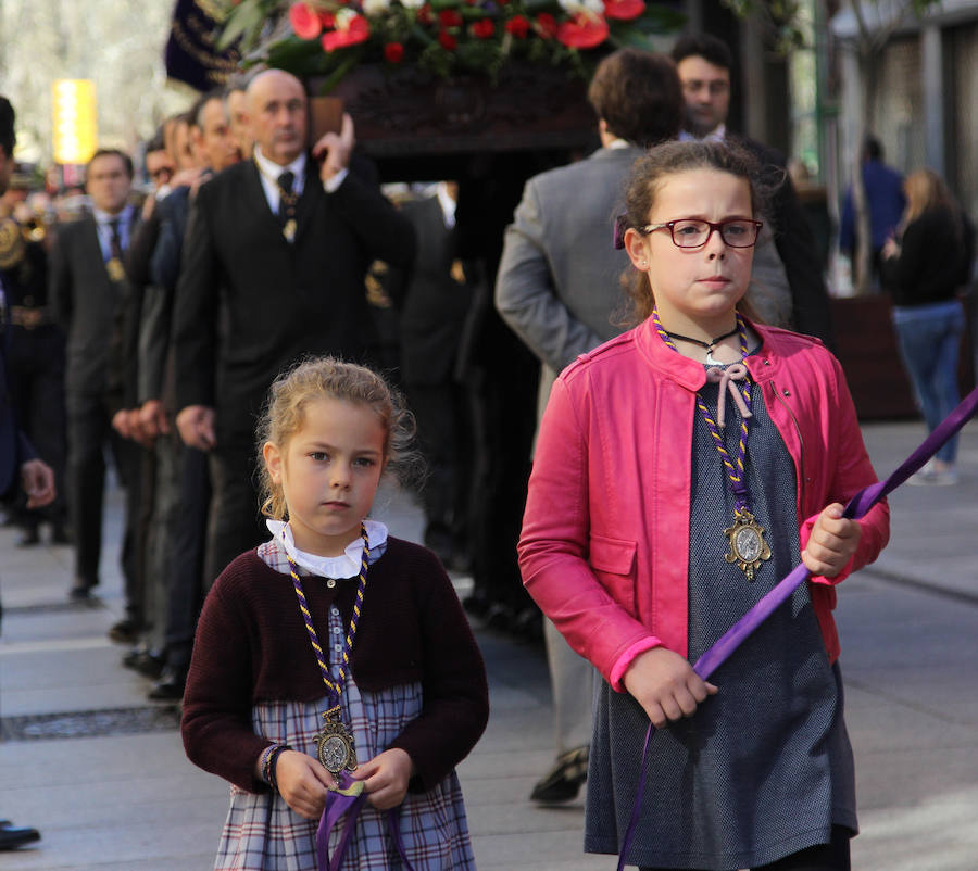 Entrega de la medalla de oro de la ciudad a la cofradia de los nazarenos de Palencia