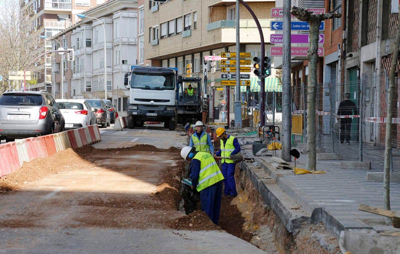 Obras del colector en la avenida Castilla de Palencia