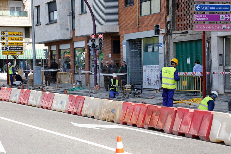 Obras del colector en la avenida Castilla de Palencia