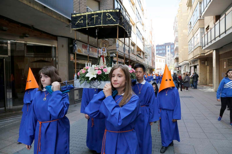 Alumnos del colegio Divino Maestro de Palencia escenifican la Pasión