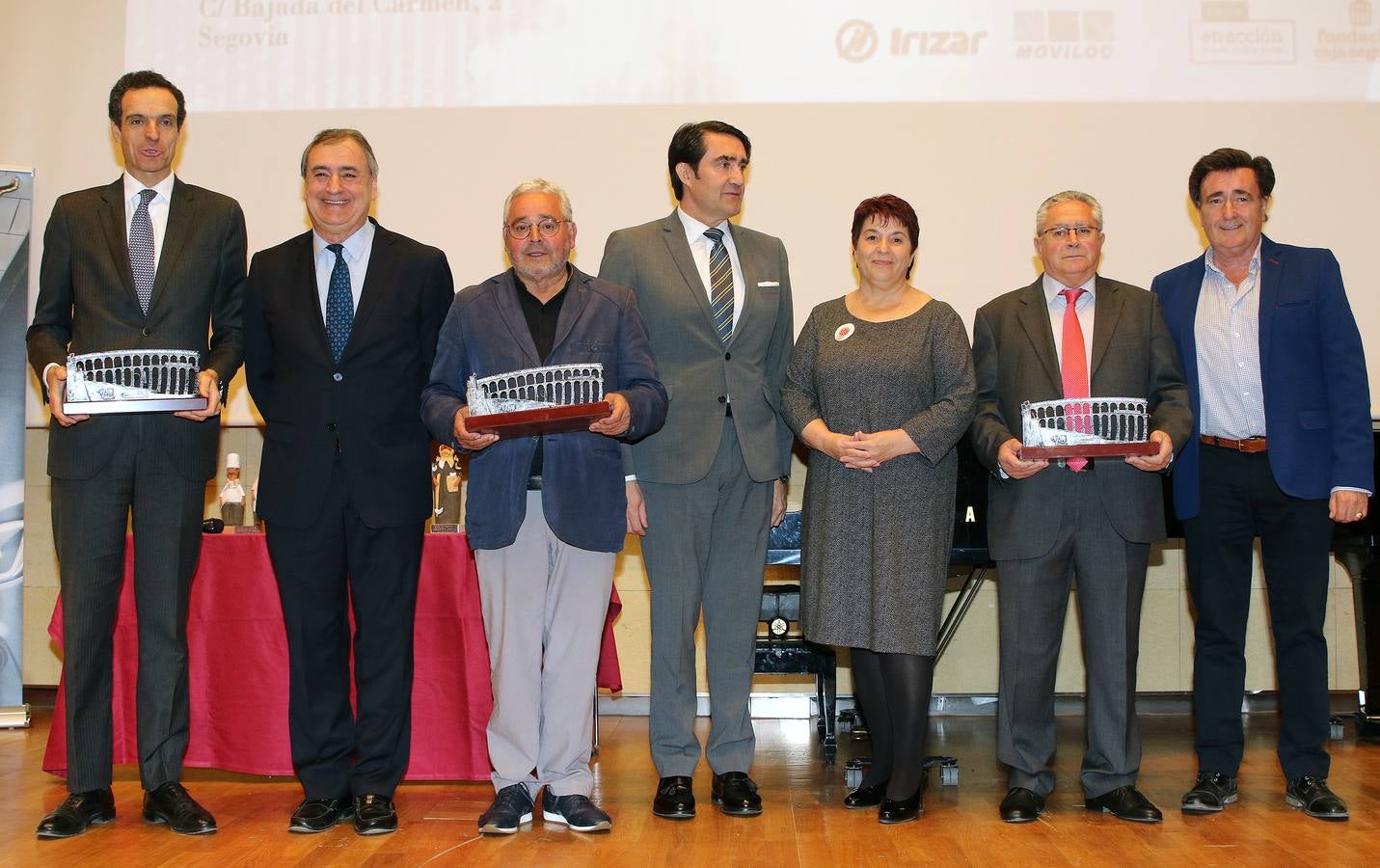 La Agrupación Segoviana de Empresarios del Transporte entrega los Acueductos de Plata