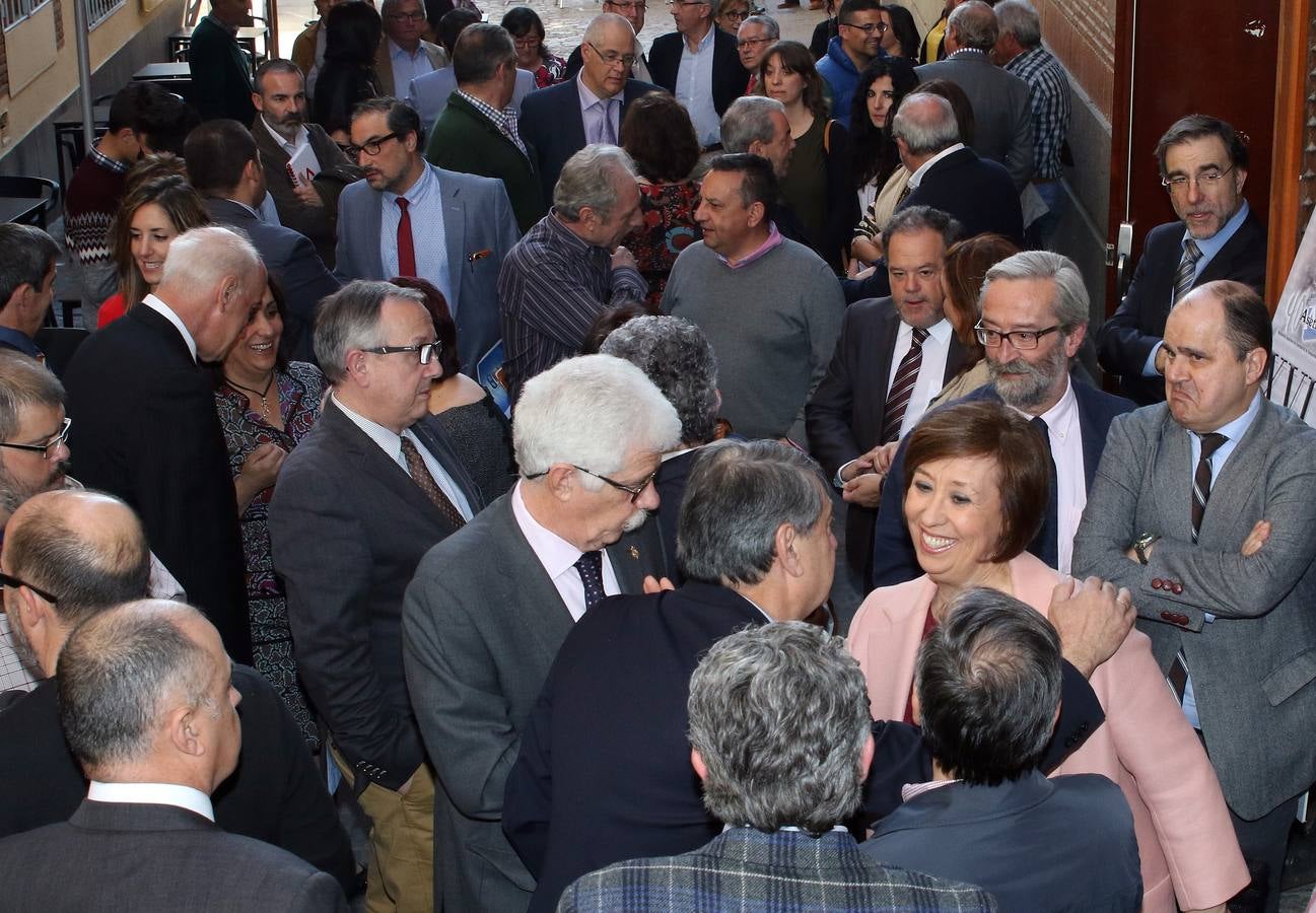 La Agrupación Segoviana de Empresarios del Transporte entrega los Acueductos de Plata