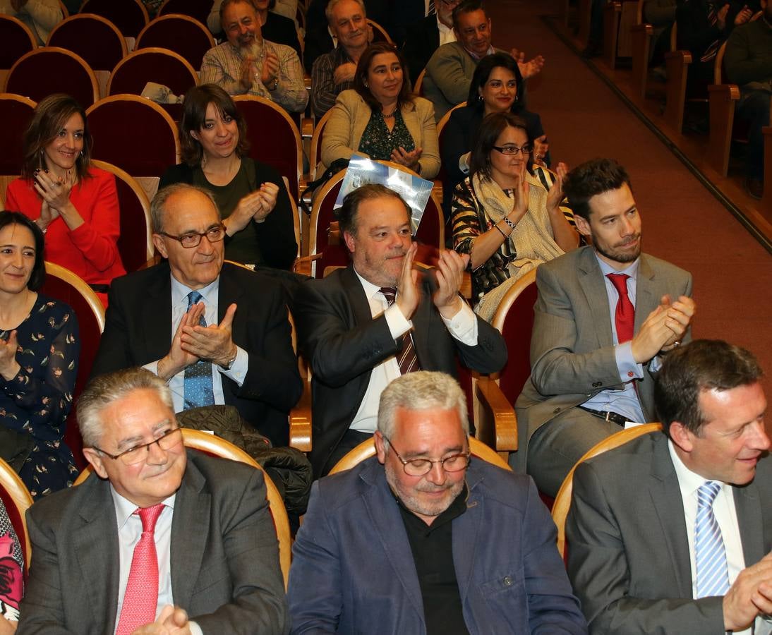 La Agrupación Segoviana de Empresarios del Transporte entrega los Acueductos de Plata