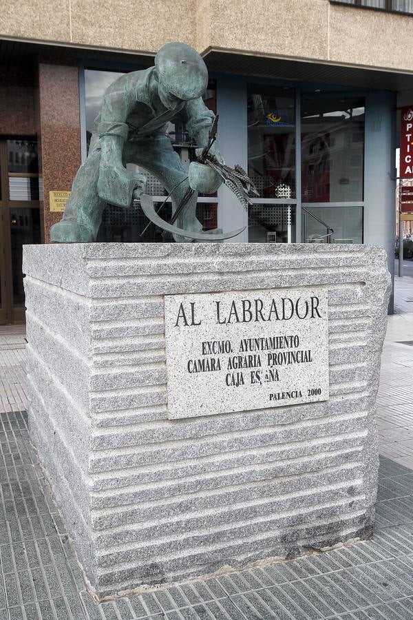 Monumento al labrador en la plaza España.