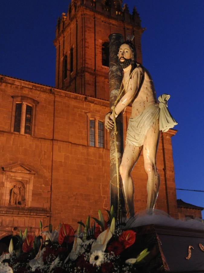 Procesión de la Vera Cruz en Nava del Rey (Valladolid)