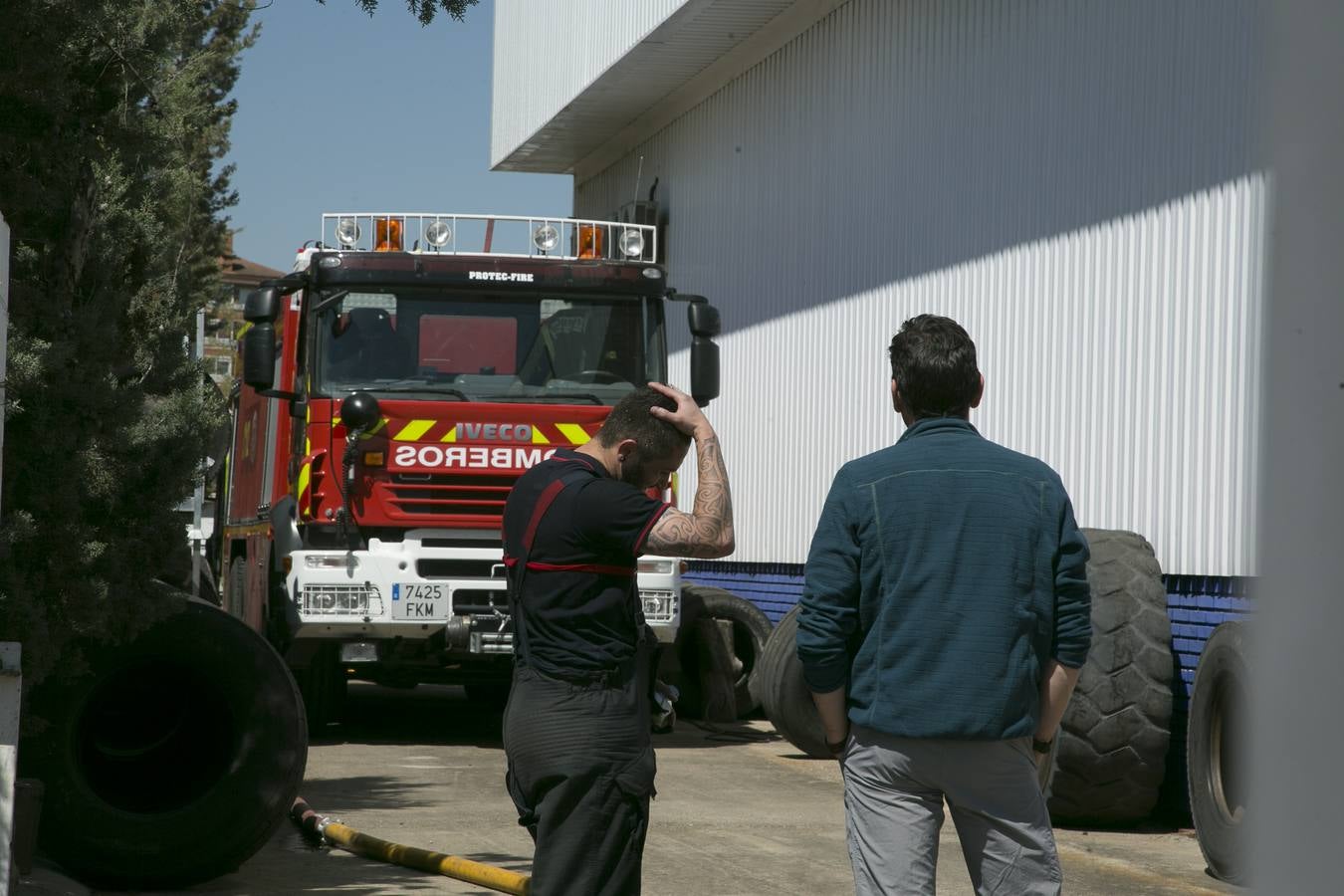 Incendio en un taller de neumáticos de Valladolid