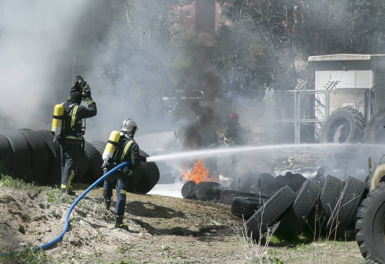 Incendio en un taller de neumáticos de Valladolid
