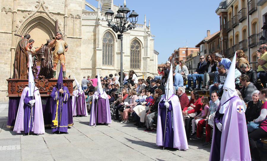 Procesión de Los Pasos en Palencia (1/2)